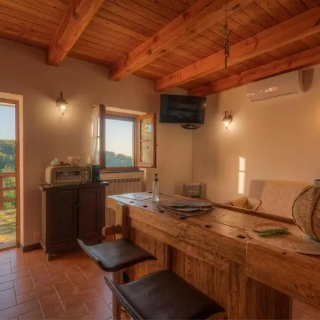 La Casa Di Benvenuto 2 - Wifi Kitchen And Ac ヴェルナッツァ